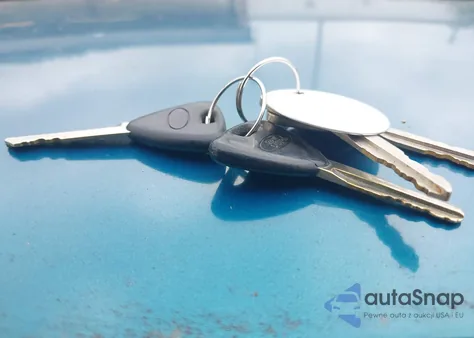 1993 Mercury Tracer z USA, uszkodzony, nr VIN 3MAPM10J7PR659799